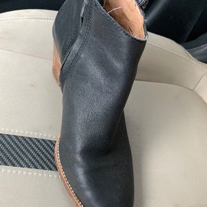Madewell upper leather bootie size 9